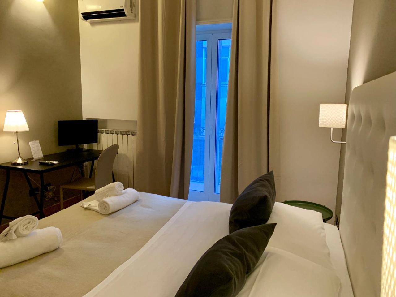 A Due Passi Dal Ponte Hotel Taranto Kültér fotó